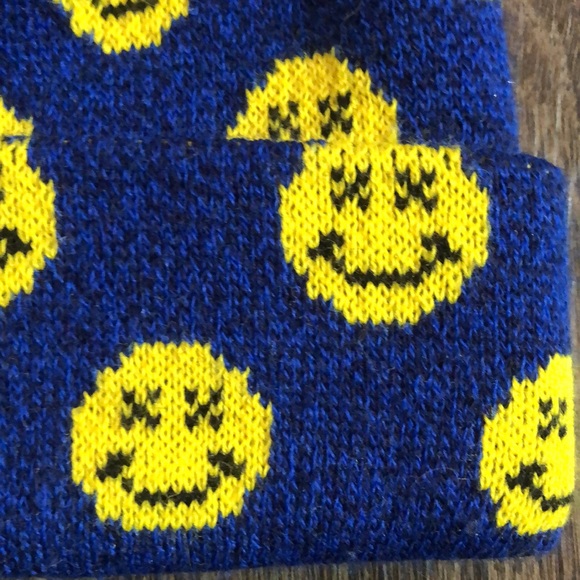 BDG Smiley Toque - Picture 2 of 7